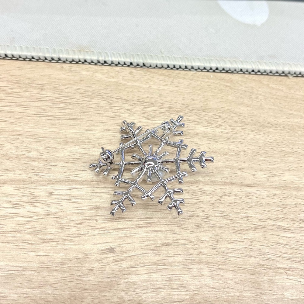 Snowflake brooch crystal pearl - Picture 2 of 2